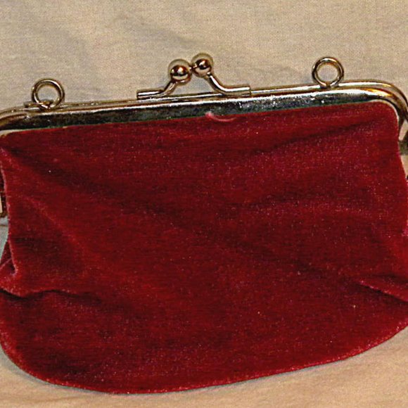 2 vintage Coin Purses Red velvet outside, pink satin interior Single snap closur - Picture 4 of 5